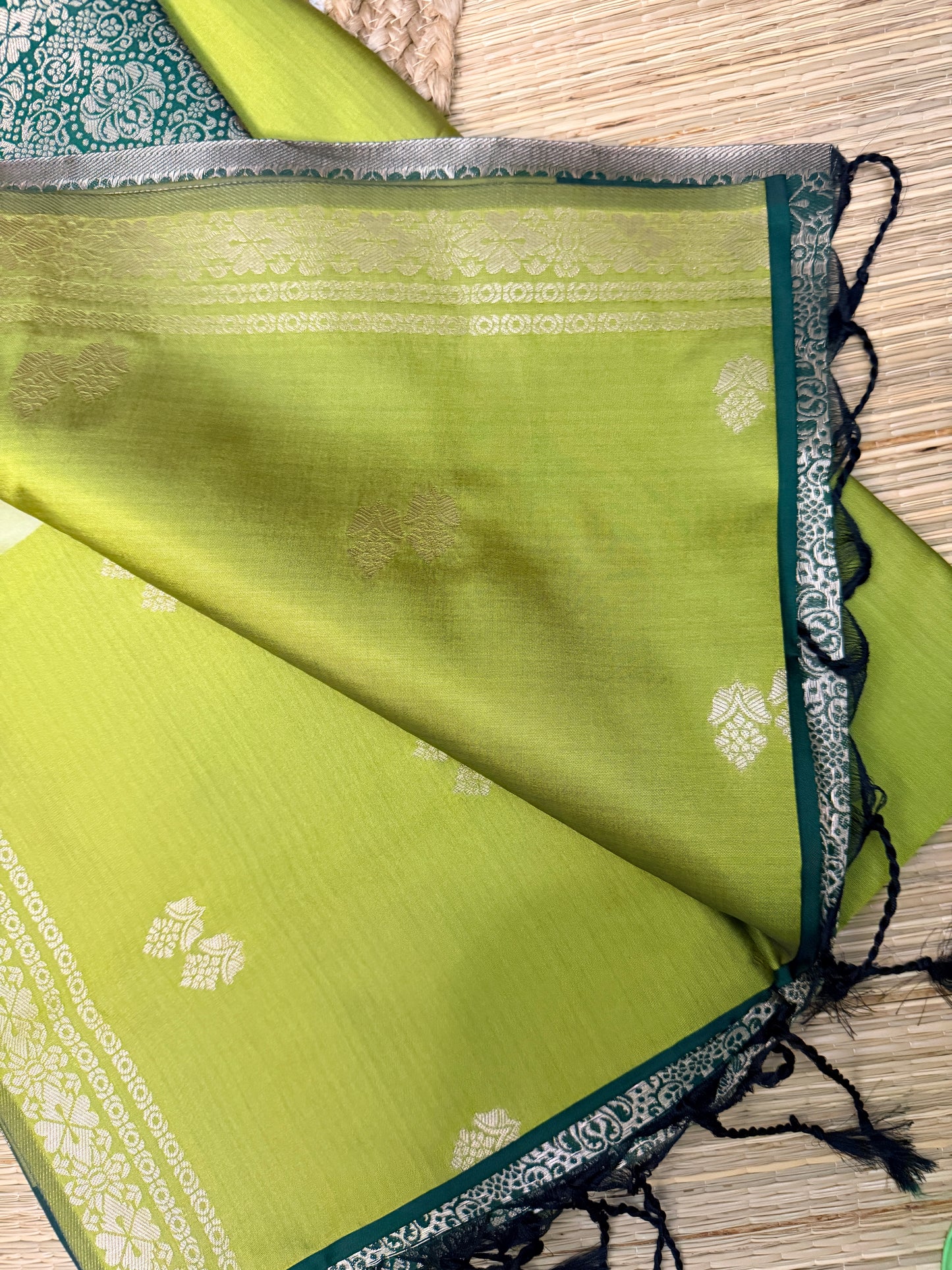 Mehndi Green Semi Silk Saree with Teal Zari Border